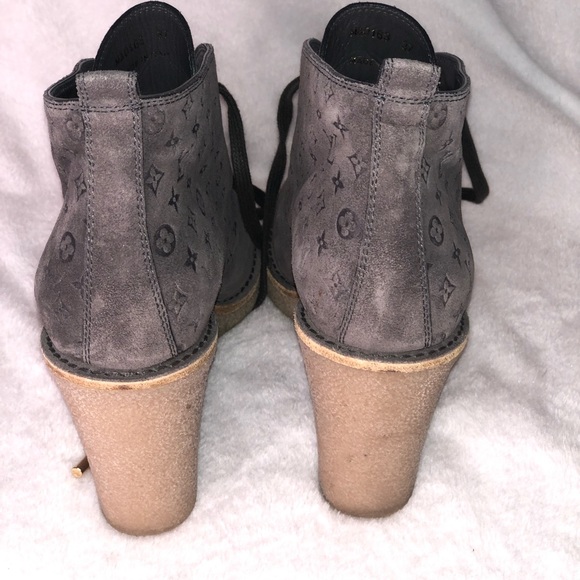 LOUIS VUITTON GREY BOOTS - Picture 3 of 5